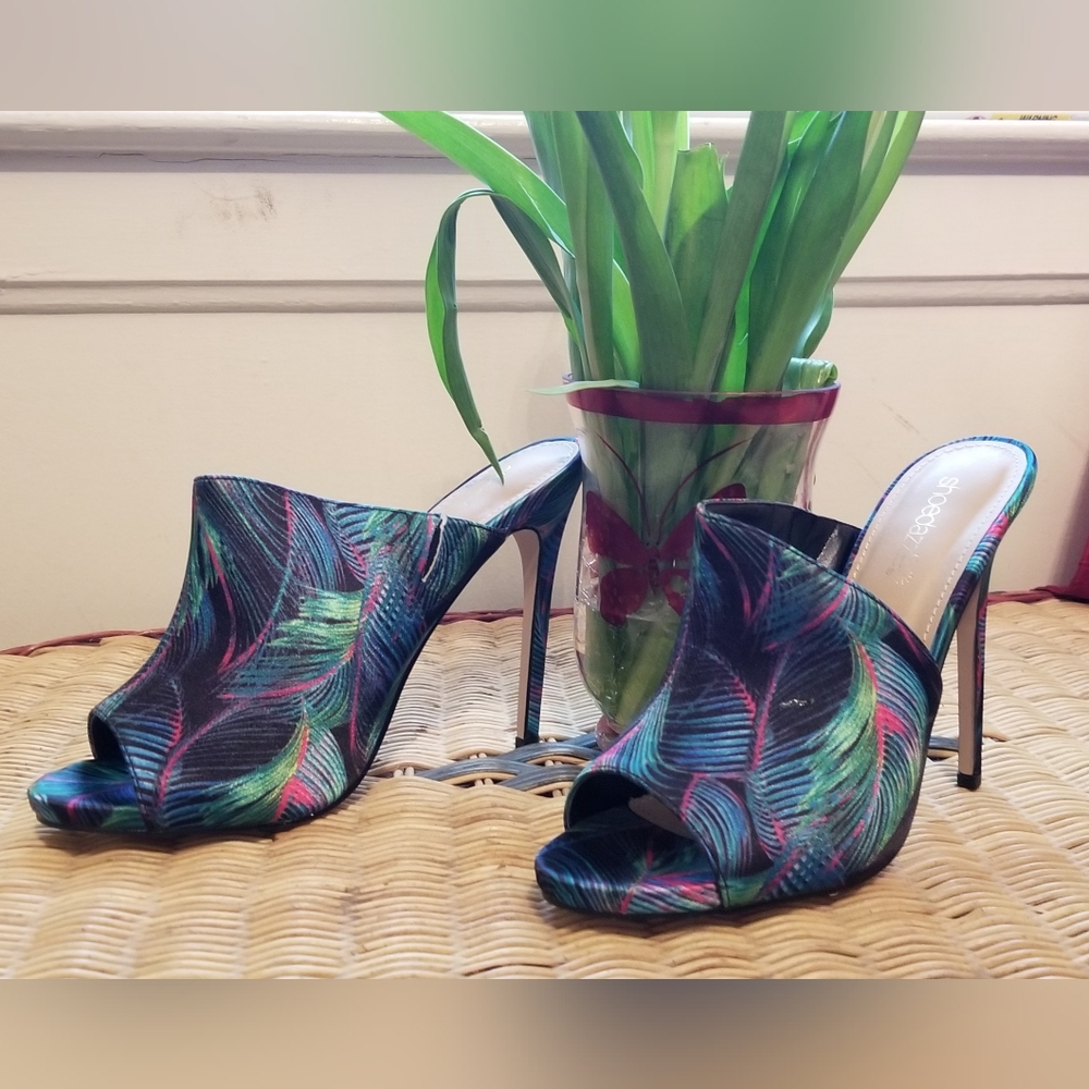 Dress sandals